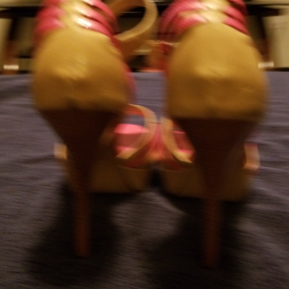 Shoes - Picture 2 of 4